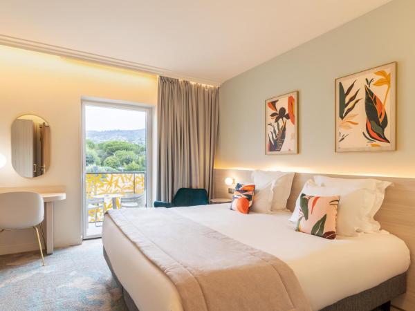 Ilot du Golf BW Premier Collection : photo 1 de la chambre chambre lit queen-size de luxe avec balcon - non-fumeurs