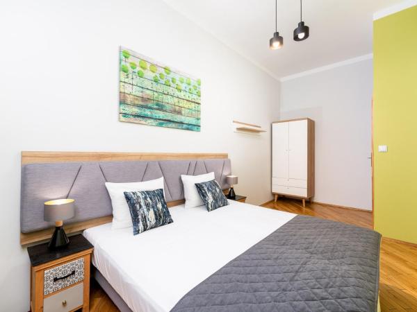 1898 Parkside Boutique Residence : photo 7 de la chambre appartement 3 chambres deluxe avec balcon