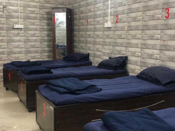 Charyana Solo Backpackers : photo 6 de la chambre chambre double ou lits jumeaux avec salle de bains commune