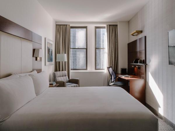 Club Quarters Hotel Wacker at Michigan, Chicago : photo 7 de la chambre chambre standard lit queen-size