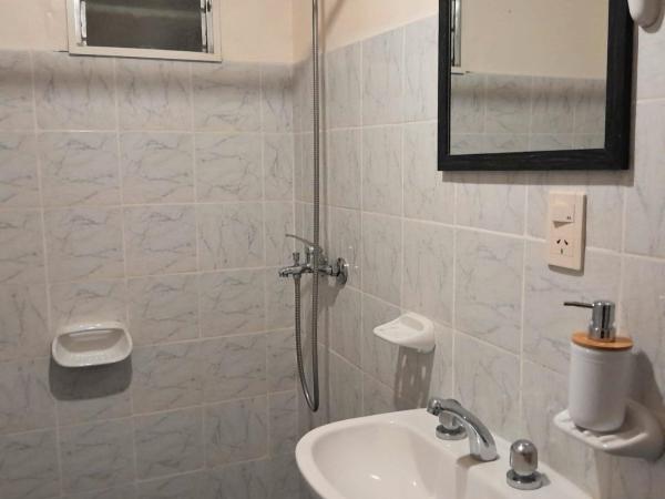 THE BLUE GLACIER : photo 9 de la chambre studio avec vue sur jardin