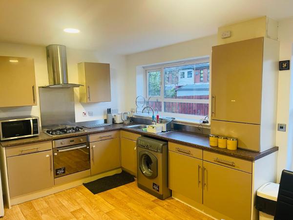 Holiday Guest House : photo 7 de la chambre chambre double avec salle de bains privative