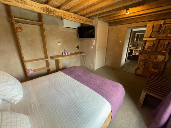 Les Chambres de Laurette : photo 2 de la chambre chambre double avec salle de bains privative