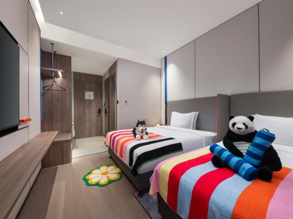 Holiday Inn Express Beijing Mentougou, an IHG Hotel : photo 2 de la chambre hébergement 1 lit queen-size et 1 lit double standard