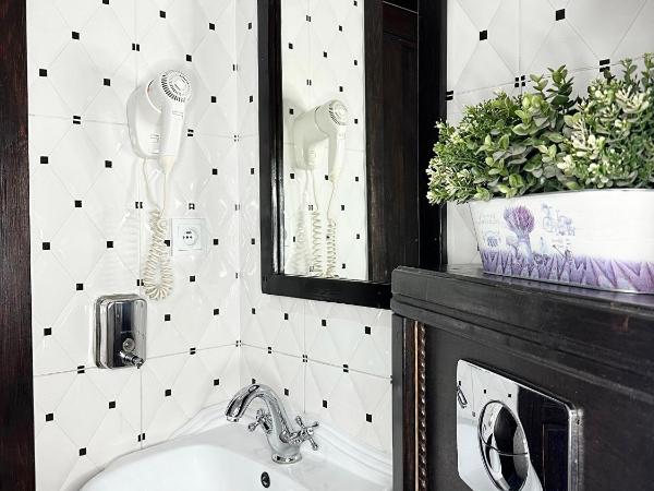 Pensjonat Gogol.s : photo 4 de la chambre chambre lits jumeaux avec salle de bains privative