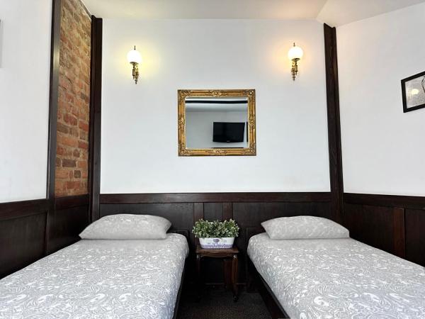 Pensjonat Gogol.s : photo 2 de la chambre chambre lits jumeaux avec salle de bains privative