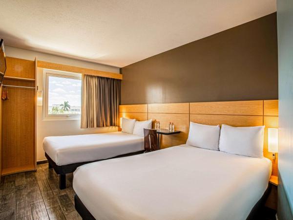 Ibis Merida : photo 2 de la chambre chambre double avec 2 lits doubles