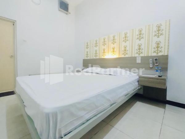 Almeira Homestay Syariah near Makam Sunan Ampel Mitra RedDoorz : photo 6 de la chambre chambre double standard