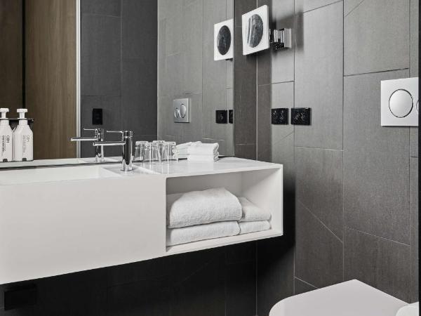 Vibe Hotel Melbourne Docklands : photo 3 de la chambre premium harbour view - queen queen