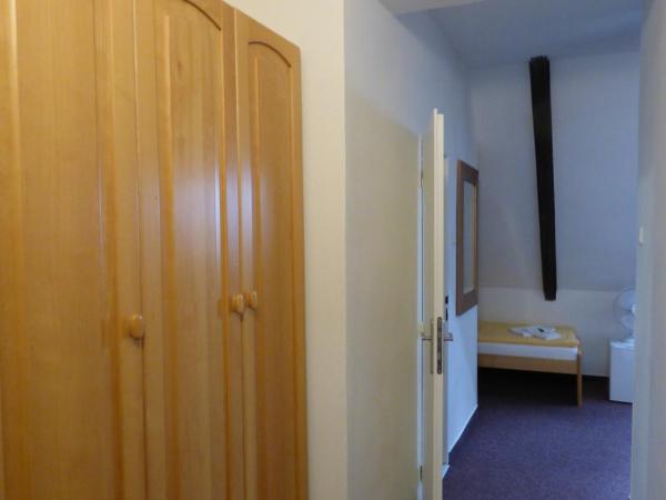 Hotel Svornost : photo 10 de la chambre chambre quadruple Économique