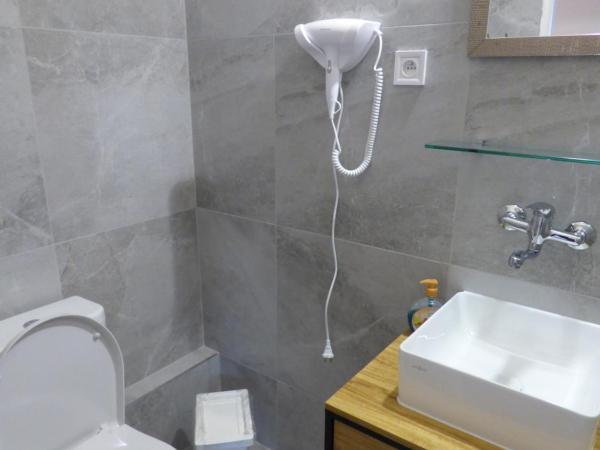 Hotel Svornost : photo 9 de la chambre chambre quadruple Économique