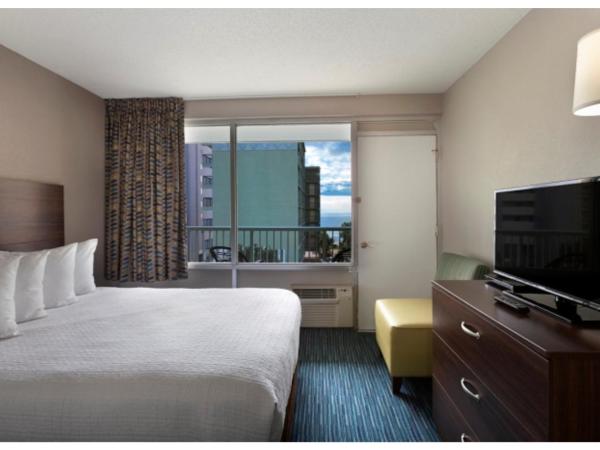 Breakers Resort Hotel : photo 2 de la chambre suite - vue sur piscine 