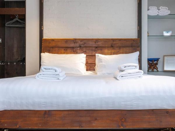 Cool & Chic Top Floor Studio Flat : photo 6 de la chambre studio