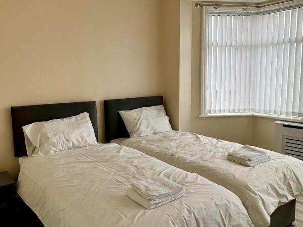 Medistay PLAB2 Student Accommodation : photo 3 de la chambre chambre double ou lits jumeaux deluxe - vue sur mer