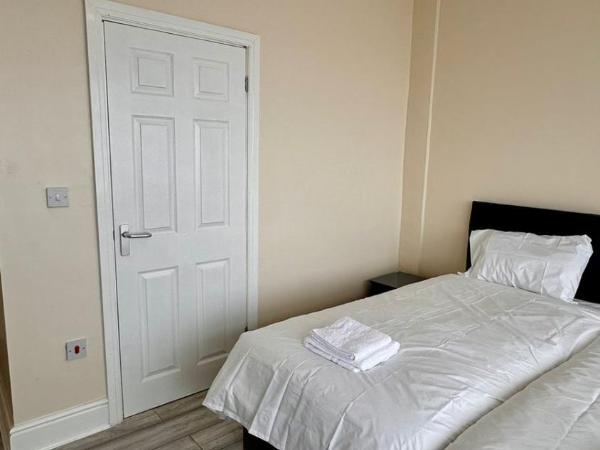 Medistay PLAB2 Student Accommodation : photo 4 de la chambre chambre double ou lits jumeaux deluxe - vue sur mer