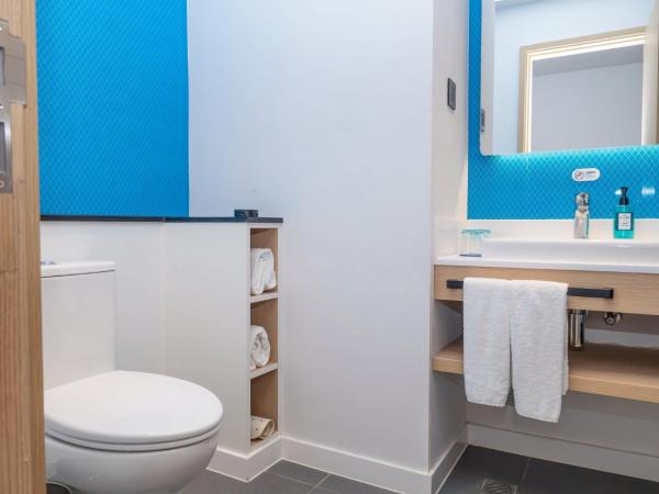 Holiday Inn Express Shanghai Pudong Airport, an IHG Hotel : photo 9 de la chambre chambre lit king-size standard - Étage supérieur