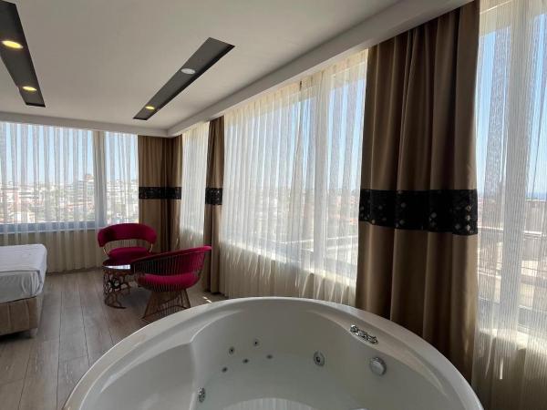 Golden Lux Hotel Antalya : photo 4 de la chambre suite deluxe avec baignoire spa