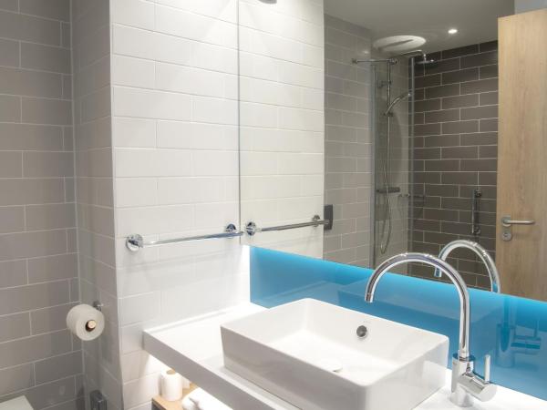 Holiday Inn Express Caen Epron, an IHG Hotel : photo 2 de la chambre chambre standard lit queen-size