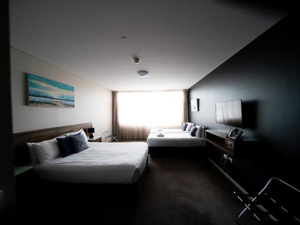 Sfera's Park Suites & Convention Centre : photo 4 de la chambre chambre familiale avec baignoire