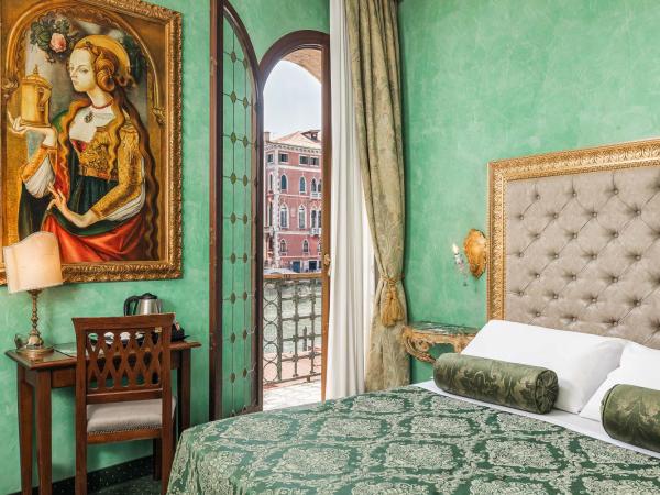 Hotel Marconi : photo 5 de la chambre chambre de luxe double ou lits jumeaux avec vue sur le canal