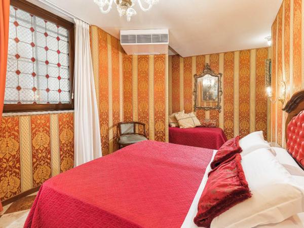 Hotel Marconi : photo 5 de la chambre chambre quadruple