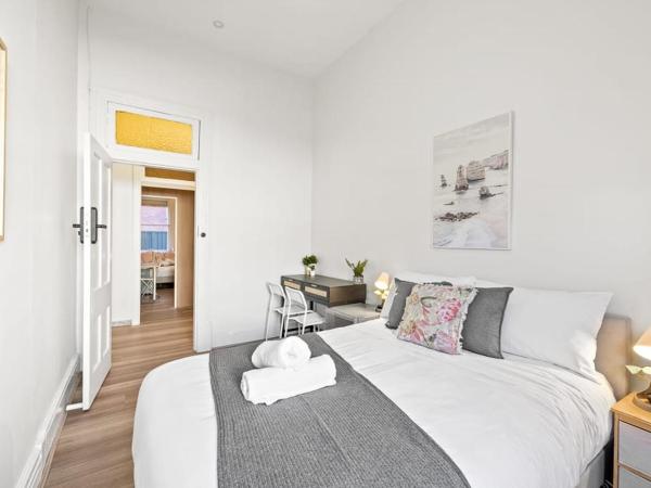 Rustic Private Double Room - Centrally Located - Shared Bathroom : photo 9 de la chambre chambre double avec salle de bains commune