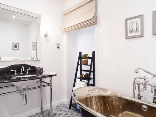 The Roseate Edinburgh - Small Luxury Hotels of the World : photo 4 de la chambre suite junior the house