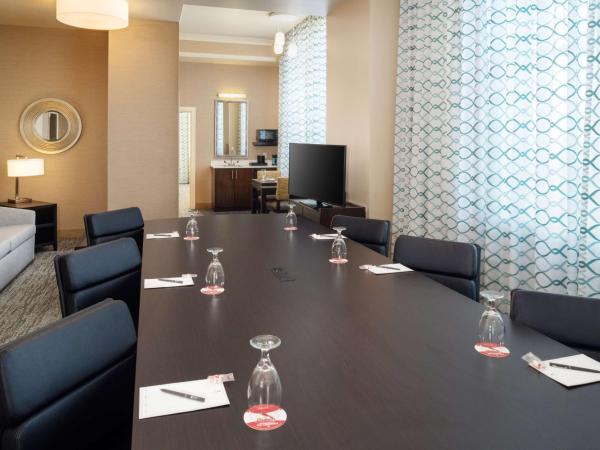 Embassy Suites Saint Louis - Downtown : photo 4 de la chambre chambre affaires exécutive avec lit king-size - non-fumeurs