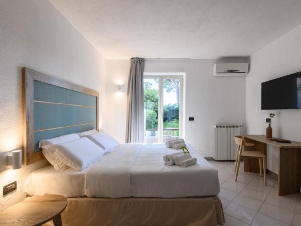 B&B HOTEL Ischia San Nicola : photo 1 de la chambre chambre quadruple