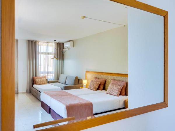 Auramar Beach Resort : photo 2 de la chambre chambre lits jumeaux (2 adultes + 1 enfant)