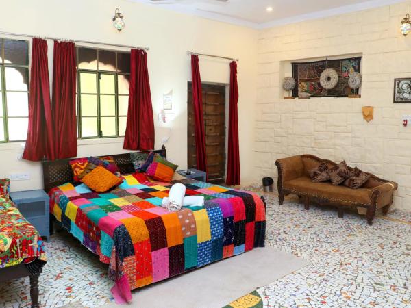 Jodhpur Heritage Haveli Guest House : photo 2 de la chambre king room fort view with balcony
