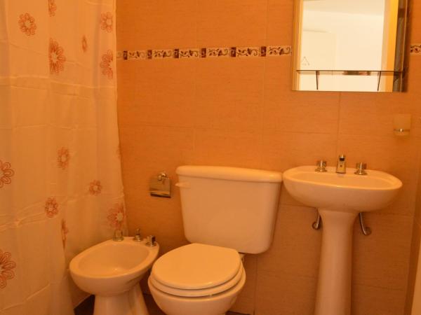 Faro del Parque : photo 3 de la chambre chambre triple avec salle de bains