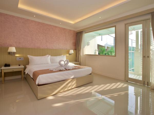 The Sea Cret Hua Hin : photo 8 de la chambre suite avec baignoire spa