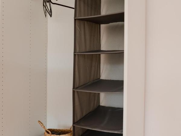 LoftMe Houses Hostel : photo 7 de la chambre chambre quadruple avec salle de bains commune