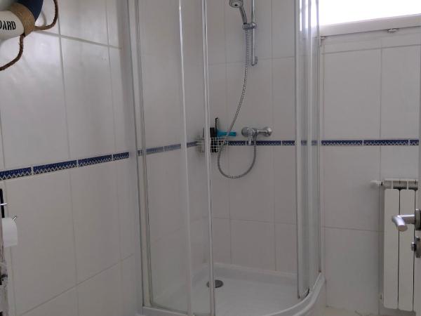 Gde chambre meublée indépendante, Sde-WC, pause déj' : photo 3 de la chambre chambre double avec salle de bains privative