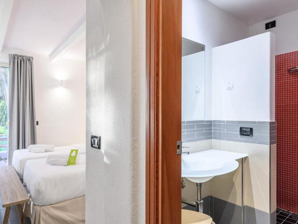B&B HOTEL Ischia San Nicola : photo 5 de la chambre chambre lits jumeaux