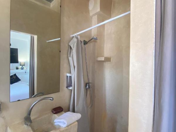 Tweets Hotel : photo 5 de la chambre chambre double facebook