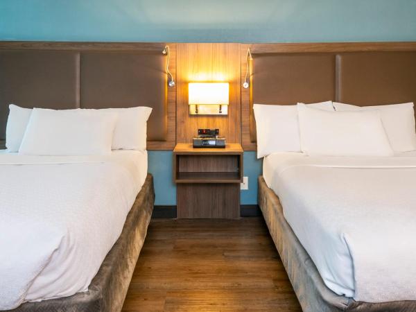 Grand Park Hotel & Suites Downtown Vancouver, Ascend Hotel Collection : photo 2 de la chambre chambre quadruple avec 2 lits queen-size - non-fumeurs