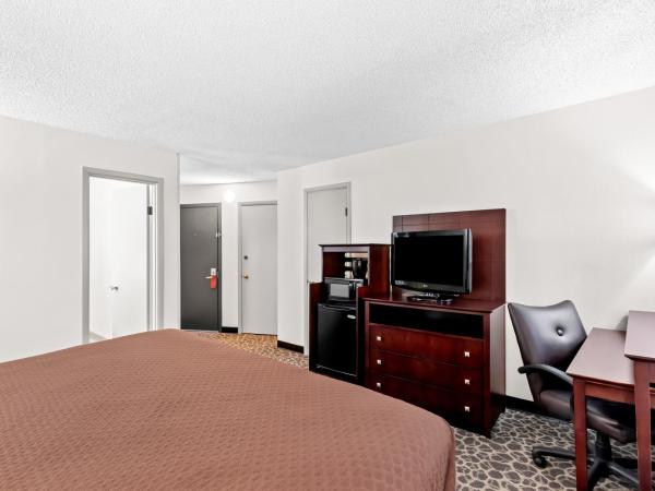 Red Lion Hotel Portland Airport : photo 3 de la chambre chambre lit king-size standard