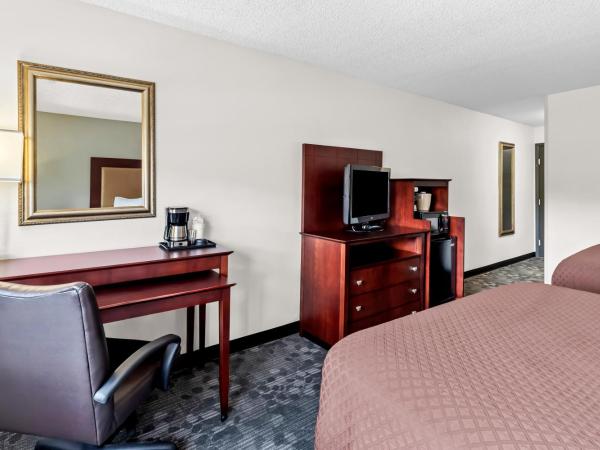 Red Lion Hotel Portland Airport : photo 2 de la chambre chambre standard avec 2 lits queen-size