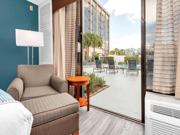 Best Western Orlando Gateway Hotel : photo 5 de la chambre double room with two double beds pool side and patio - non-smoking