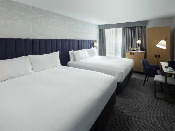 DoubleTree by Hilton Manchester Piccadilly : photo 1 de la chambre chambre king de luxe avec 2 lits king-size