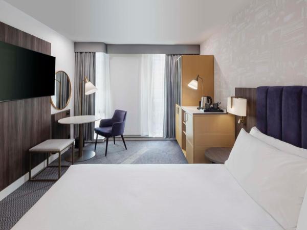 DoubleTree by Hilton Manchester Piccadilly : photo 2 de la chambre chambre lit king-size - accessible aux personnes à mobilité réduite 