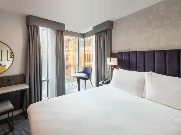 DoubleTree by Hilton Manchester Piccadilly : photo 3 de la chambre chambre king de luxe corner