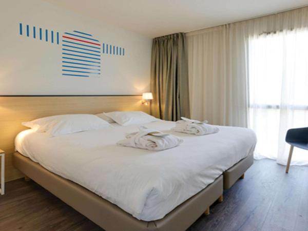 Best Western Armor Park Dinan : photo 7 de la chambre chambre premium lit queen-size - non-fumeurs