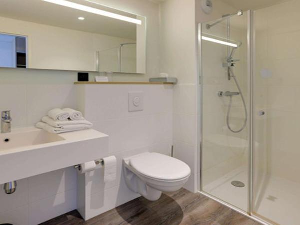 Best Western Armor Park Dinan : photo 4 de la chambre suite lit king-size avec canapé-lit - non-fumeurs