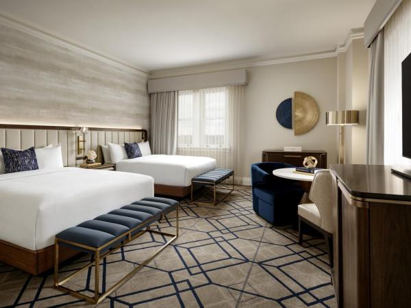 Fairmont Hotel Macdonald : photo 3 de la chambre chambre de luxe avec 2 lits queen-size.