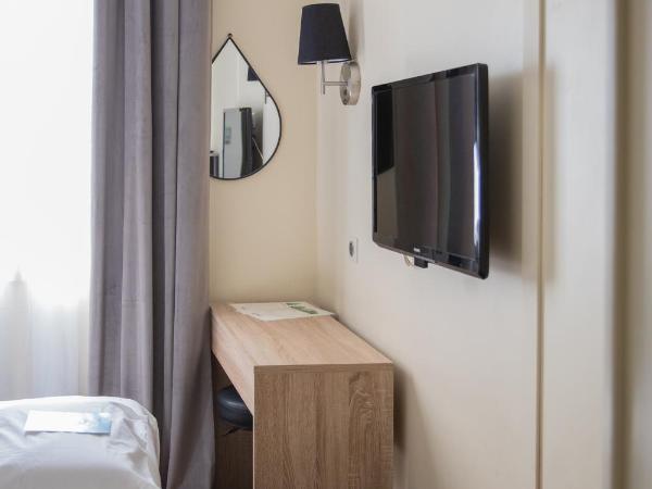 Kyriad Nîmes Ouest A9 : photo 3 de la chambre 1 lit double