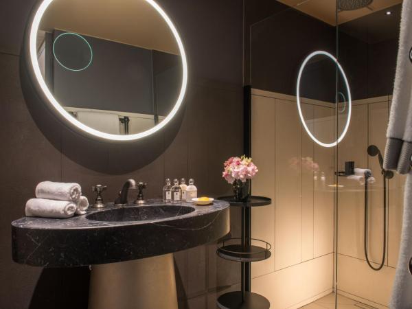 Cour des Vosges - Evok Collection : photo 5 de la chambre suite supérieure