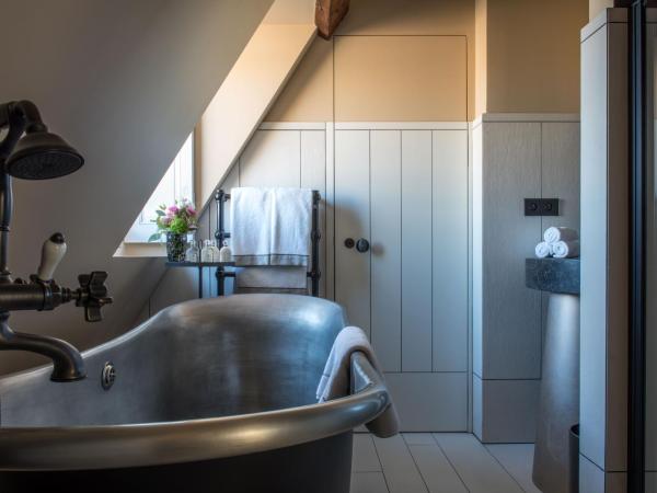 Cour des Vosges - Evok Collection : photo 6 de la chambre suite en duplex